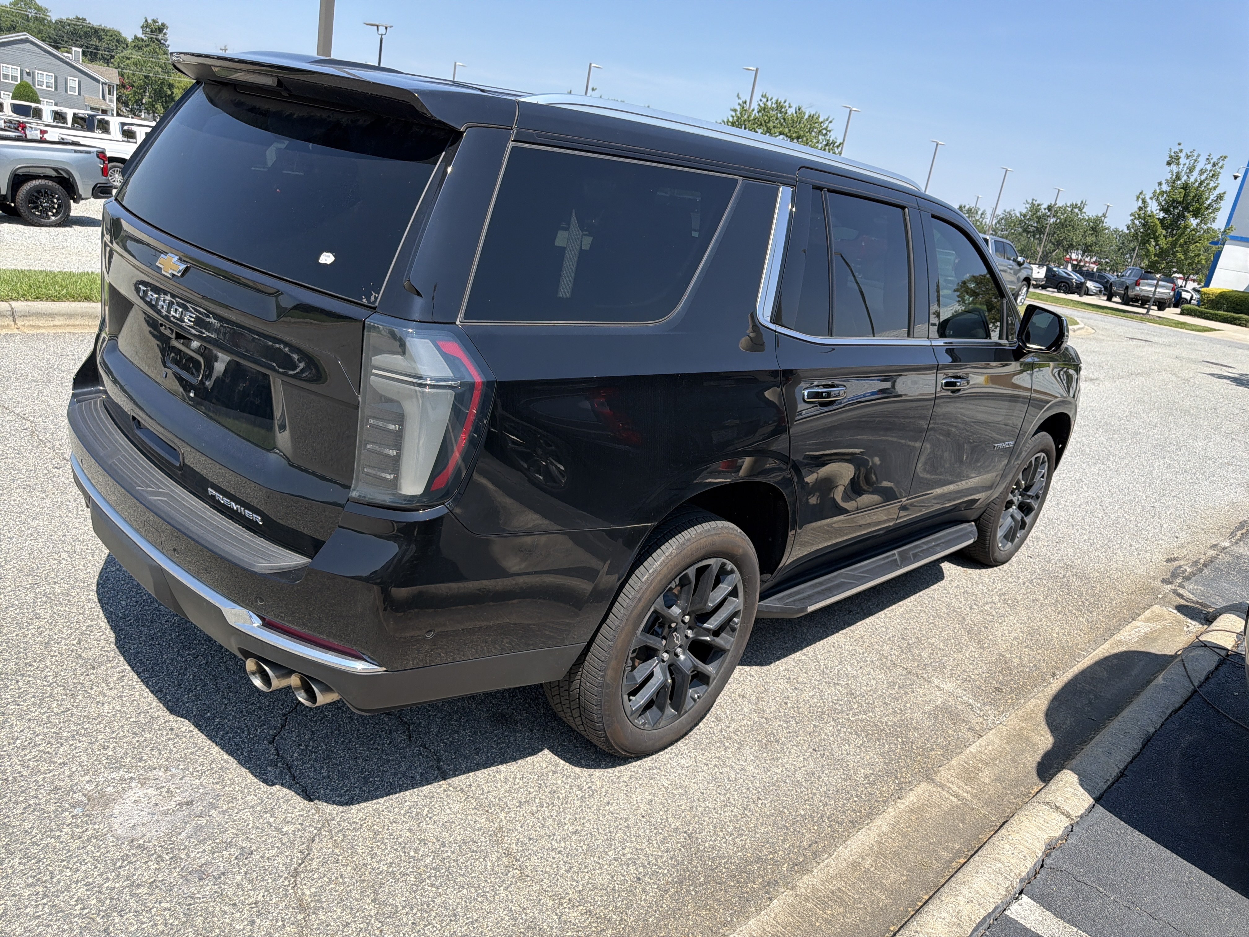Used 2025 Chevrolet Tahoe Premier AWD/4WD image 10