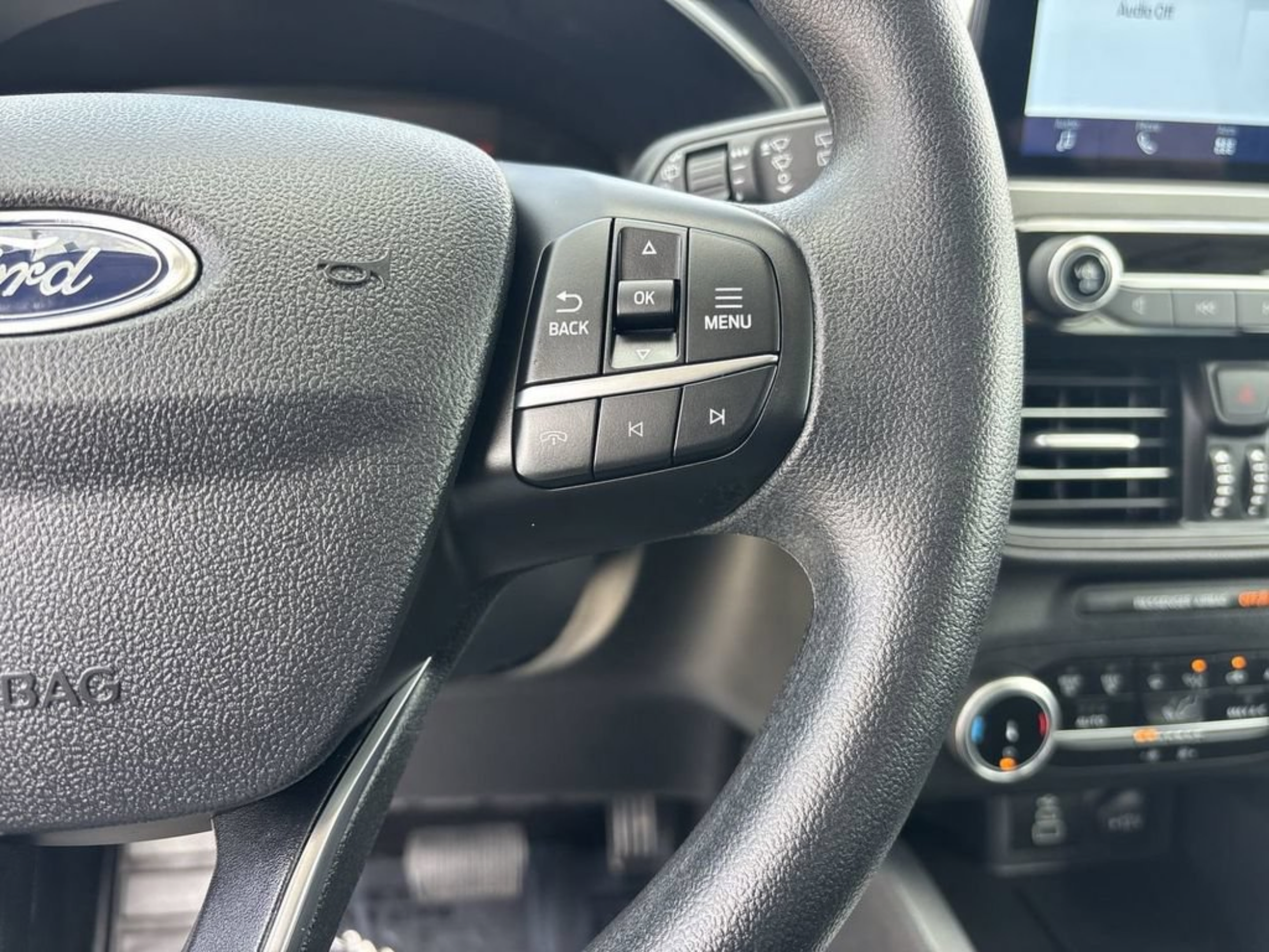 Used 2025 Ford Escape Active AWD/4WD image 36