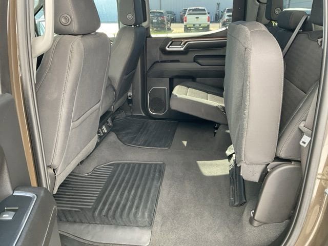 Used 2023 Chevrolet Silverado 1500 LT AWD/4WD image 27