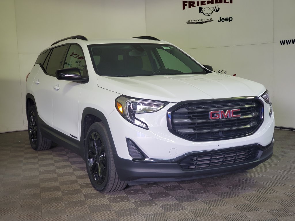 Used 2020 GMC Terrain SLE w/ Driver Convenience Package FWD image 2