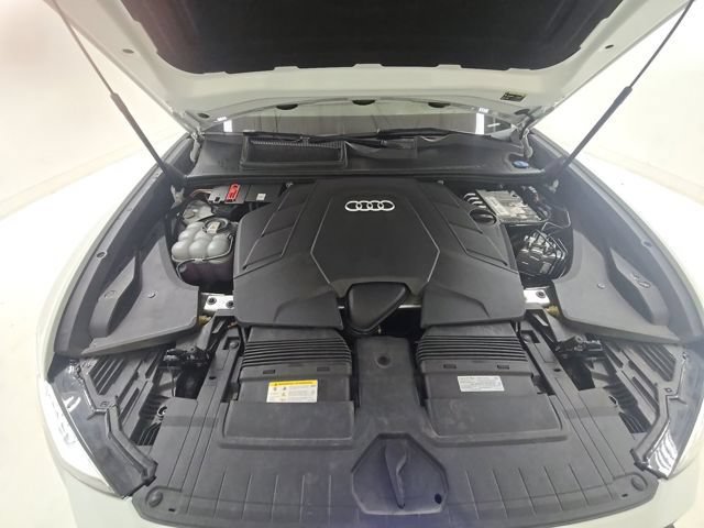 Used 2023 Audi Q8 Prestige w/ Prestige Package AWD/4WD image 17