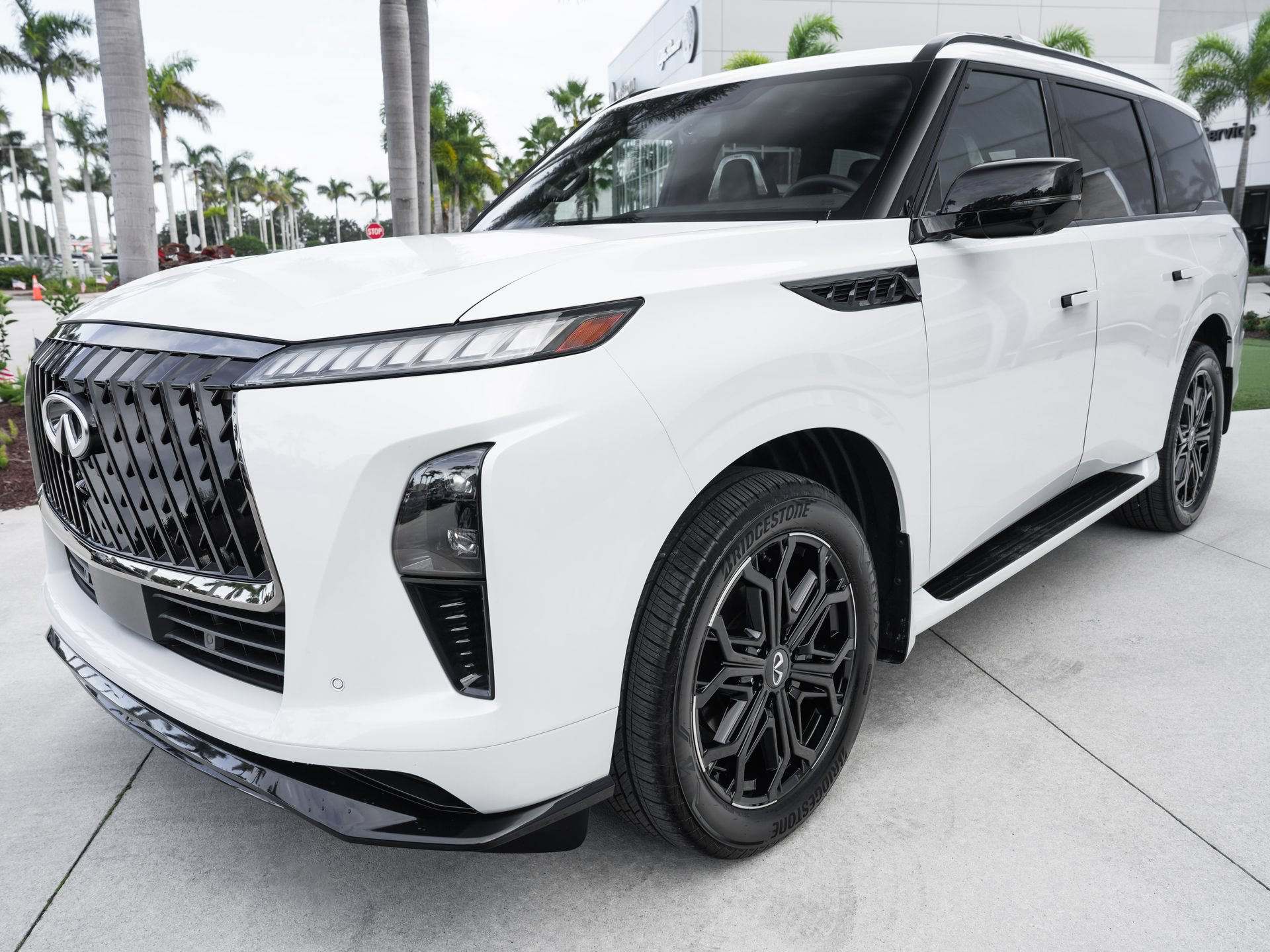 Certified 2026 INFINITI QX80 4WD w/ Sport Exterior Package image 6