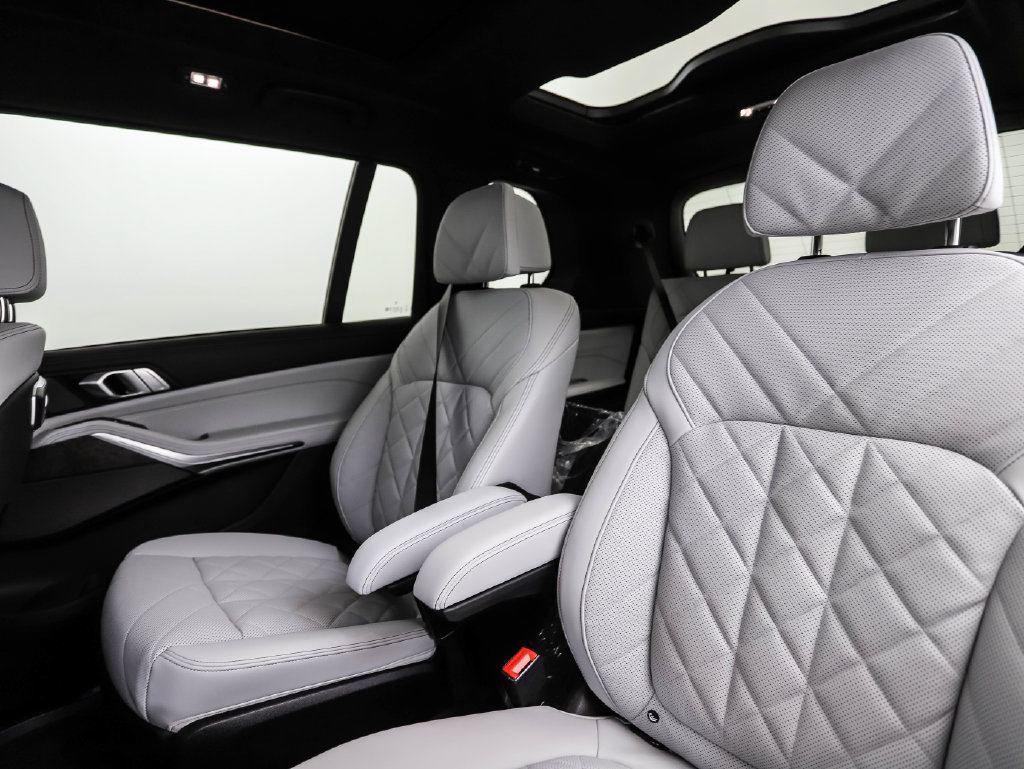 New 2027 BMW X7 xDrive40i w/ Executive Package AWD/4WD image 23