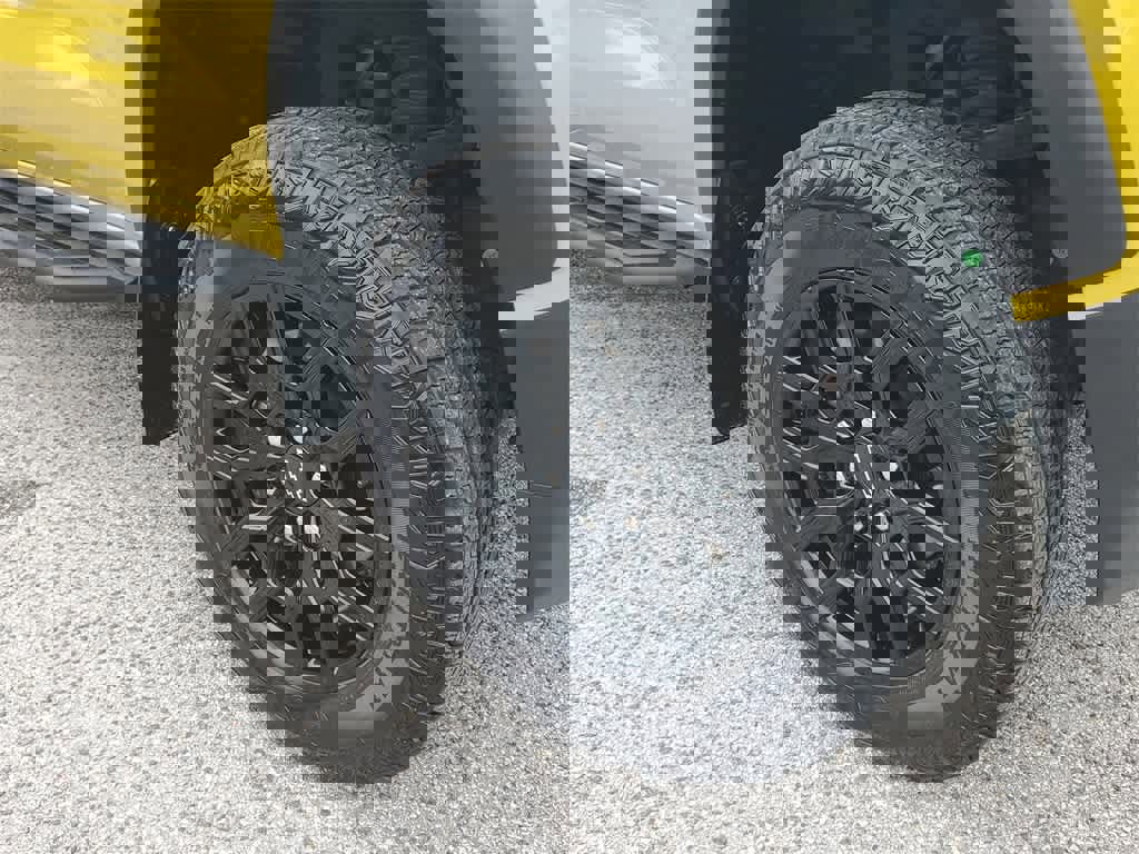 Used 2023 Chevrolet Colorado Trail Boss w/ Technology Package image 5