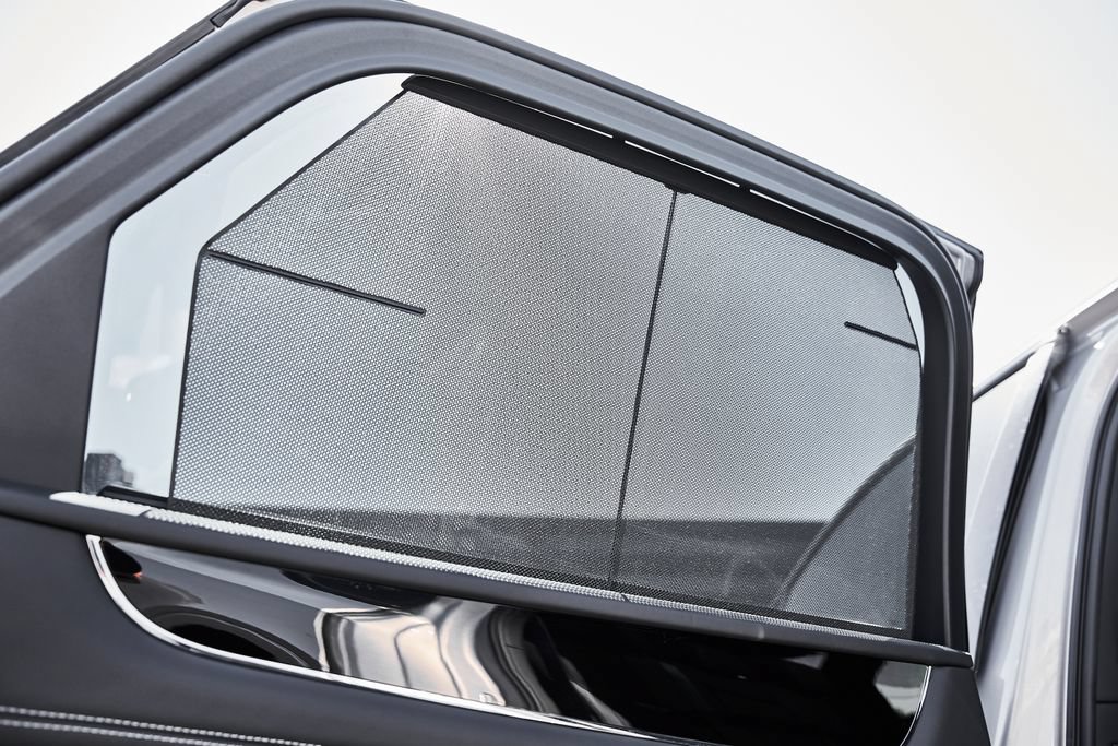 Used 2025 Bentley Bentayga AWD/4WD image 49