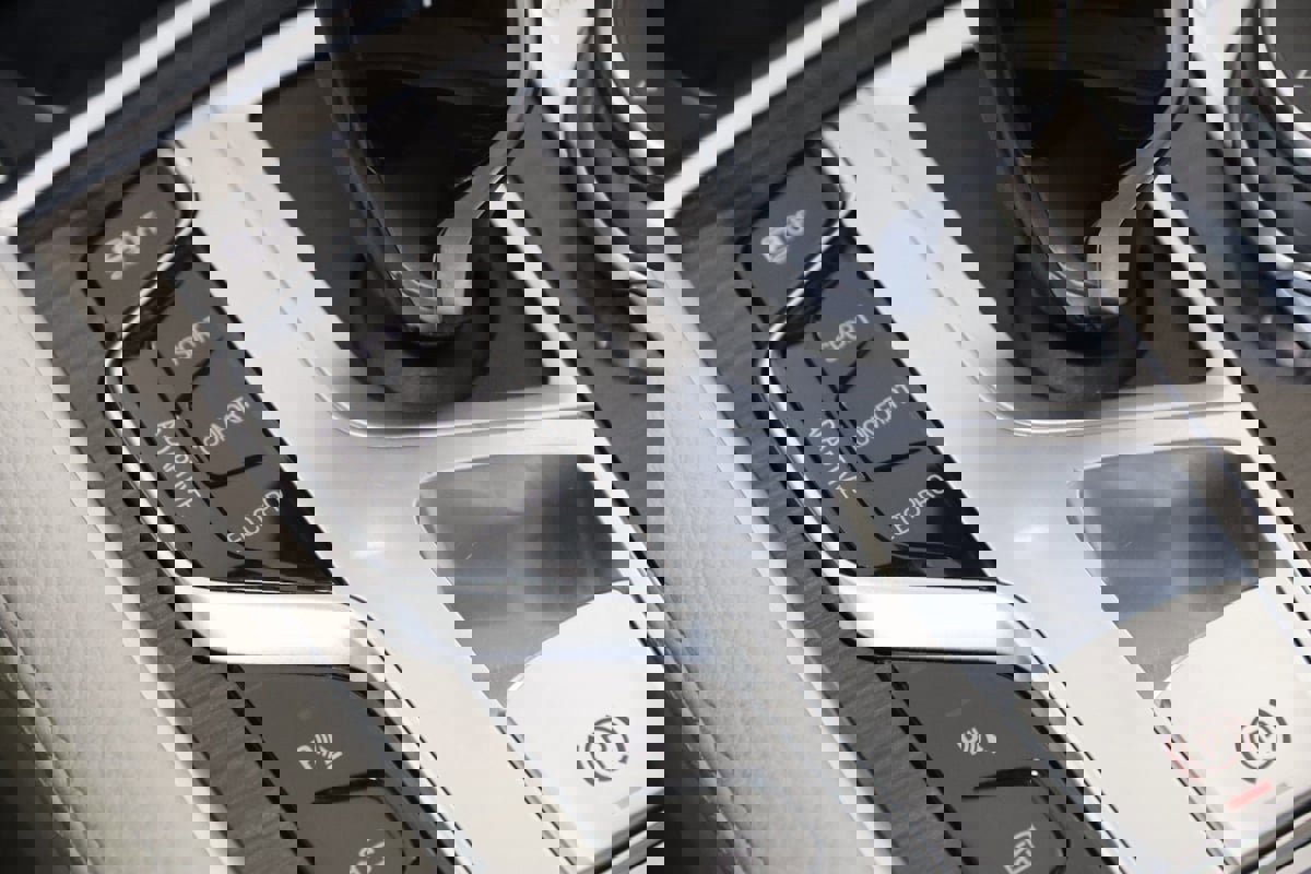 Used 2020 BMW 740i xDrive w/ Cold Weather Package image 31