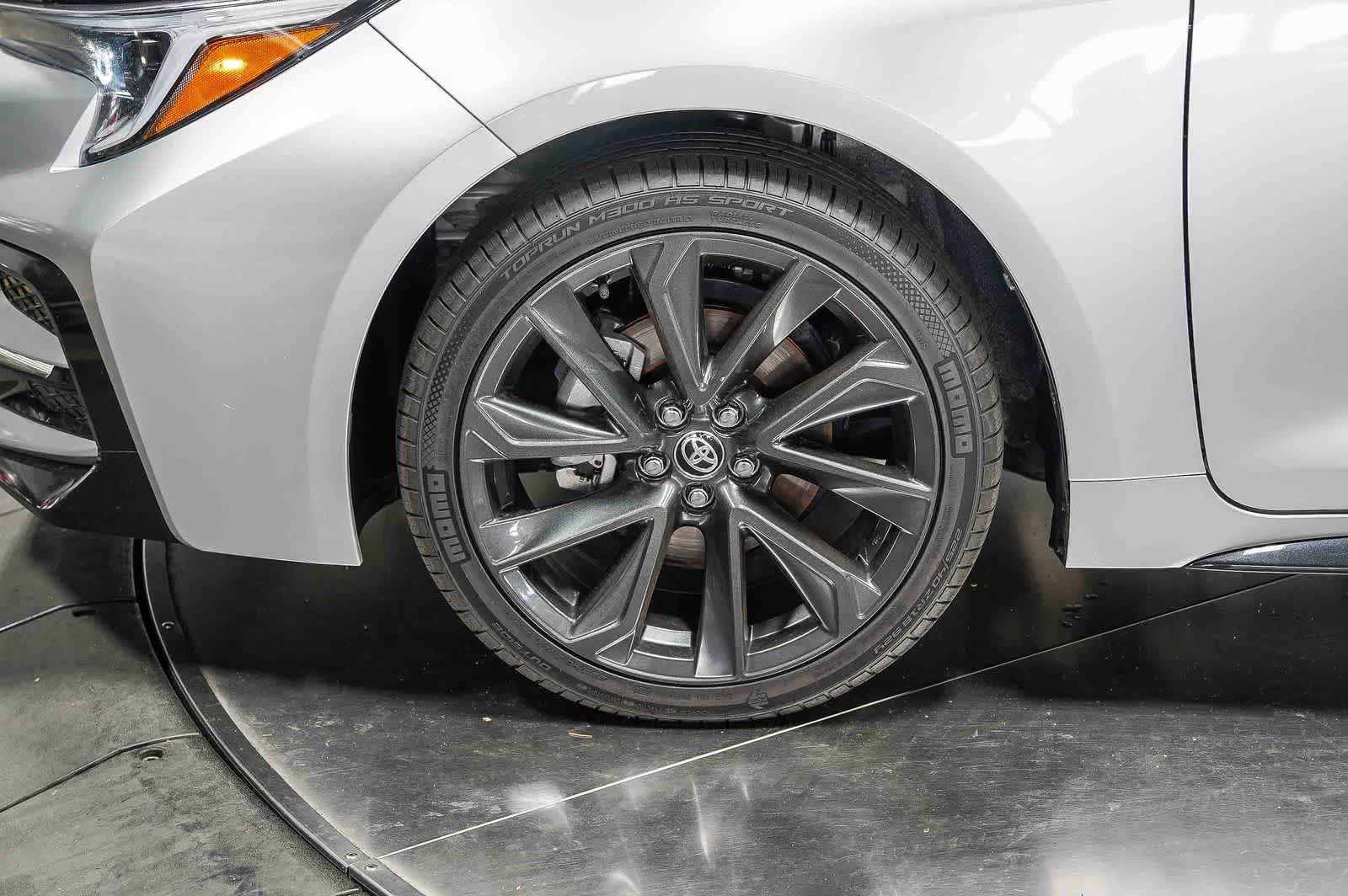 Used 2025 Toyota Corolla SE w/ SE Premium Package FWD image 9