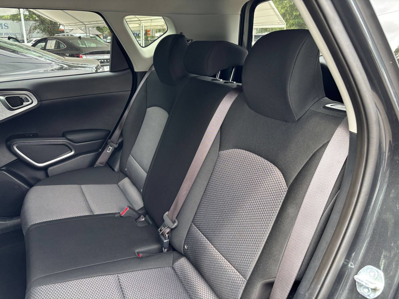 Used 2025 Kia Soul LX w/ LX Technology Package FWD image 35