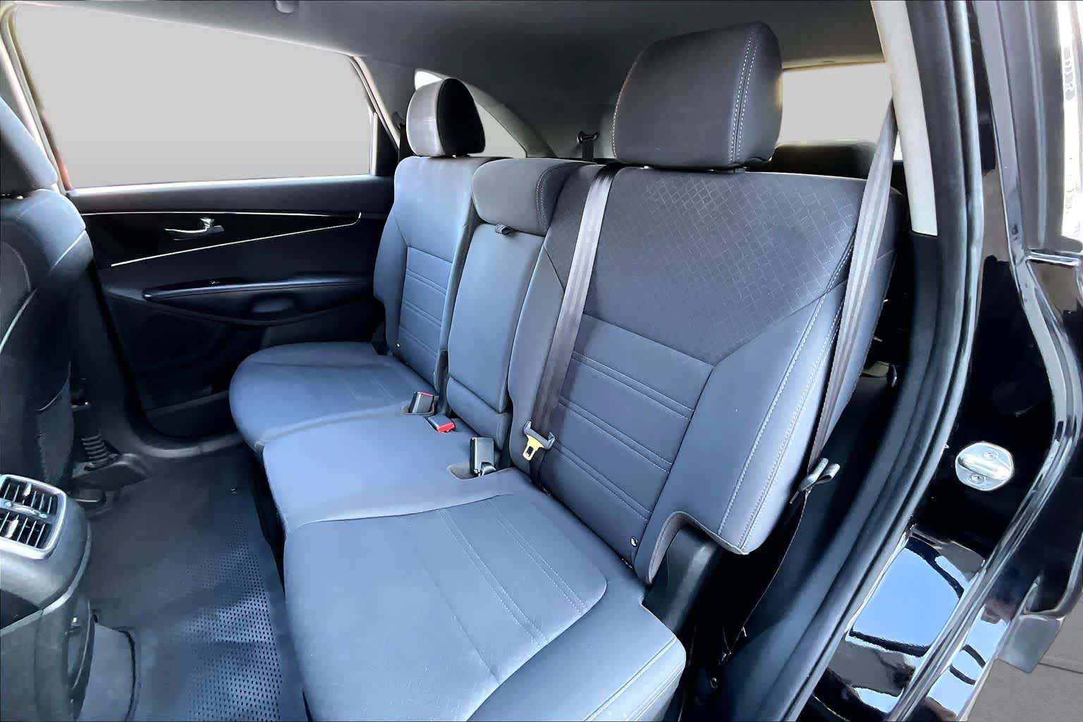 Used 2019 Kia Sorento L FWD image 20
