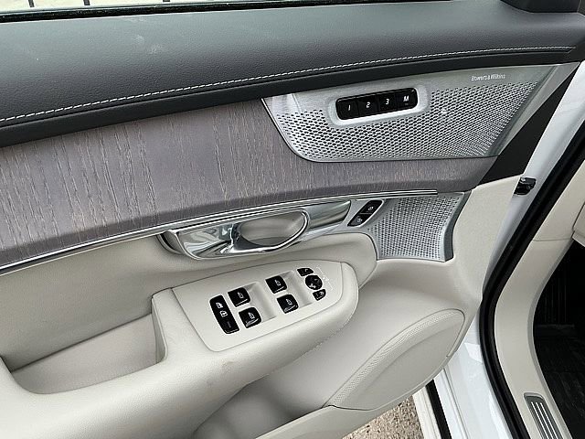 New 2026 Volvo XC90 T8 Ultra w/ Lounge Package image 16