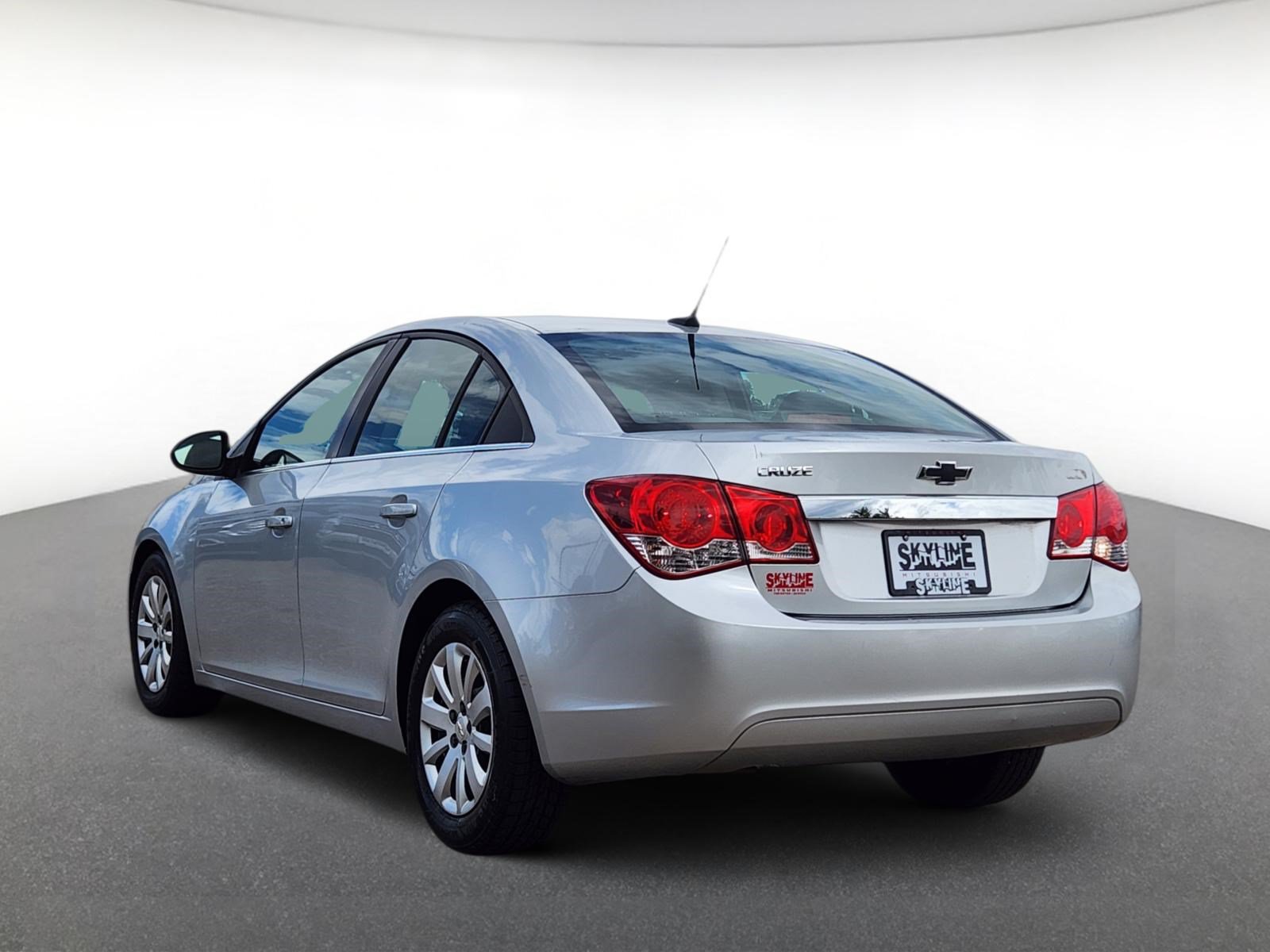 Used 2011 Chevrolet Cruze LS FWD image 4