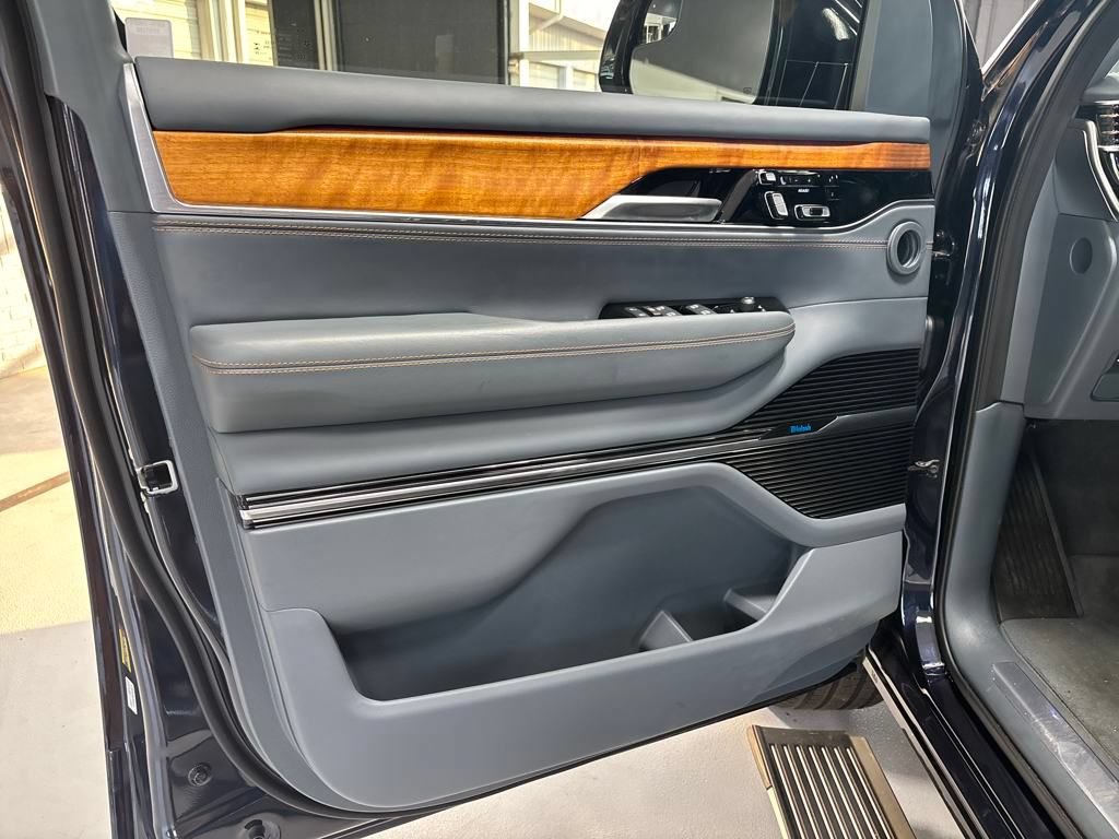 New 2024 Jeep Grand Wagoneer L Series III w/ Rear Seat Video Group 1 AWD/4WD image 20