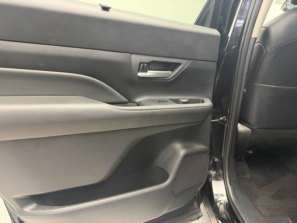 Used 2025 Toyota Grand Highlander AWD image 30