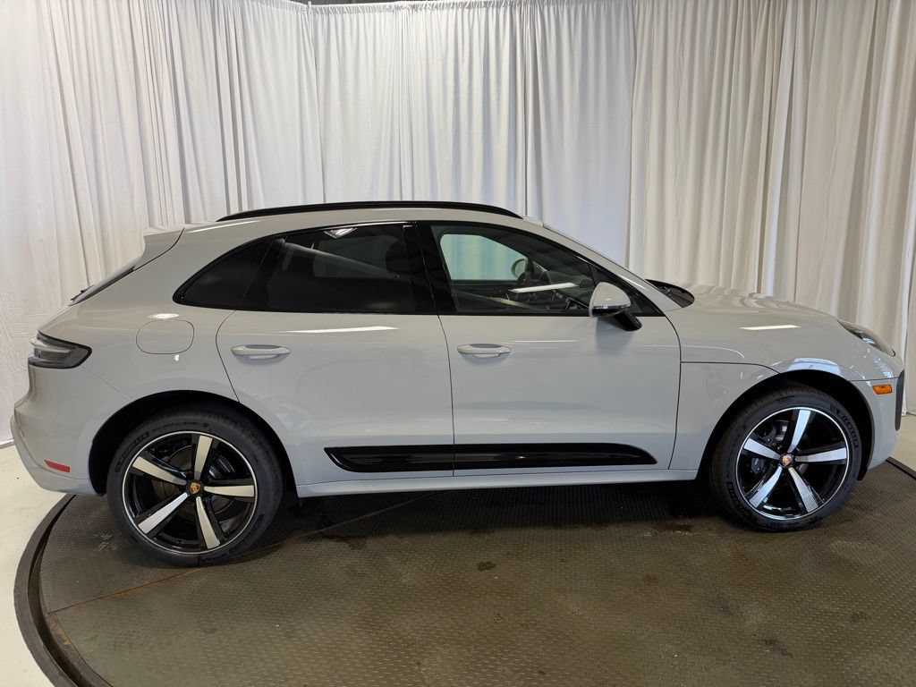 Certified 2026 Porsche Macan AWD/4WD image 30