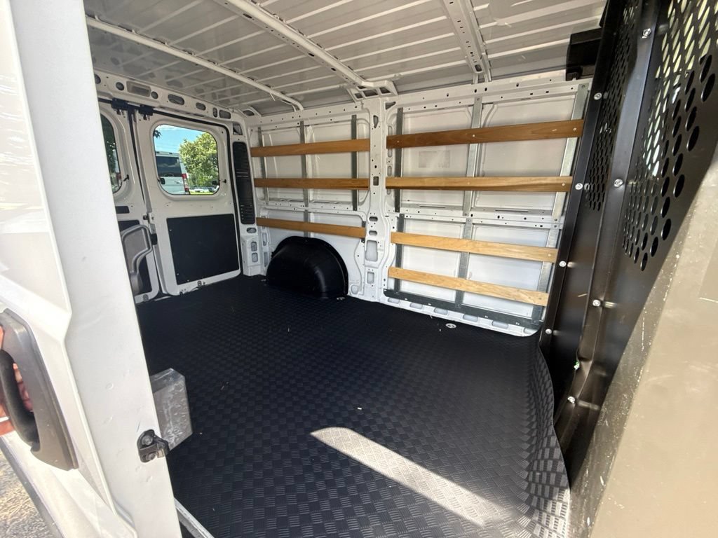 Used 2025 RAM ProMaster 2500 w/ U-Haul Equipment Group FWD image 10