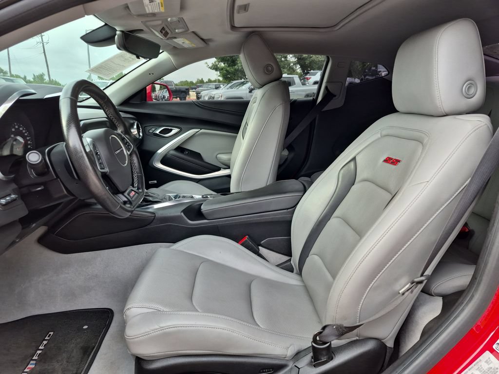 Used 2019 Chevrolet Camaro SS RWD image 20