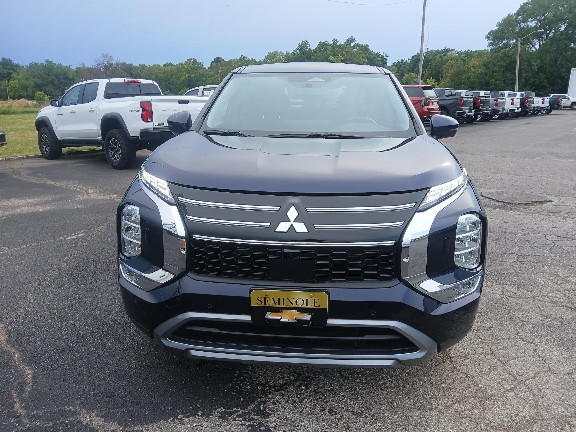 Used 2025 Mitsubishi Outlander SE AWD/4WD image 10