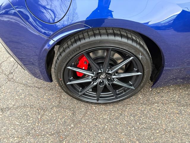 New 2025 Toyota GR86 Premium image 18