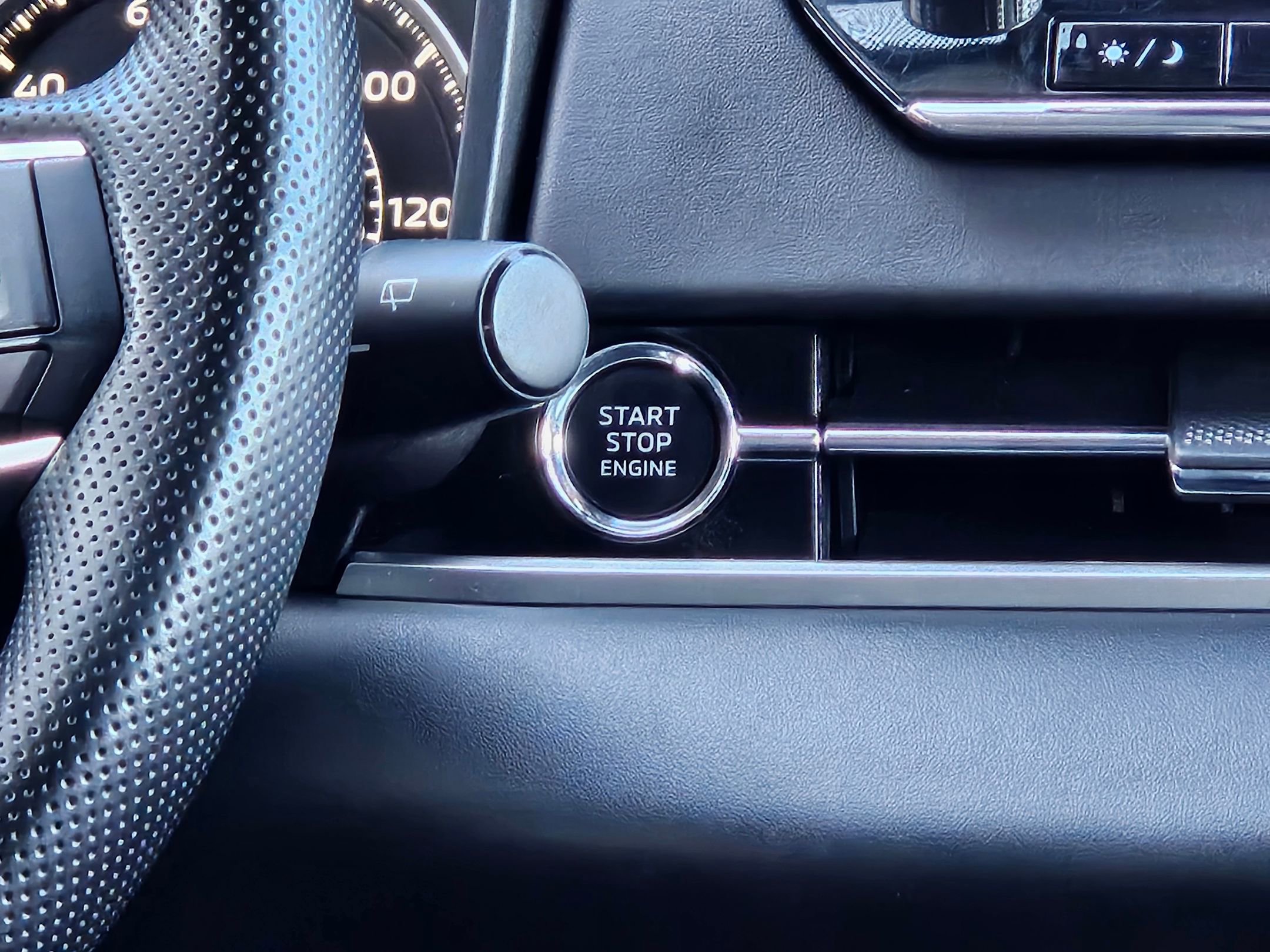 Used 2024 Mitsubishi Outlander SE image 15