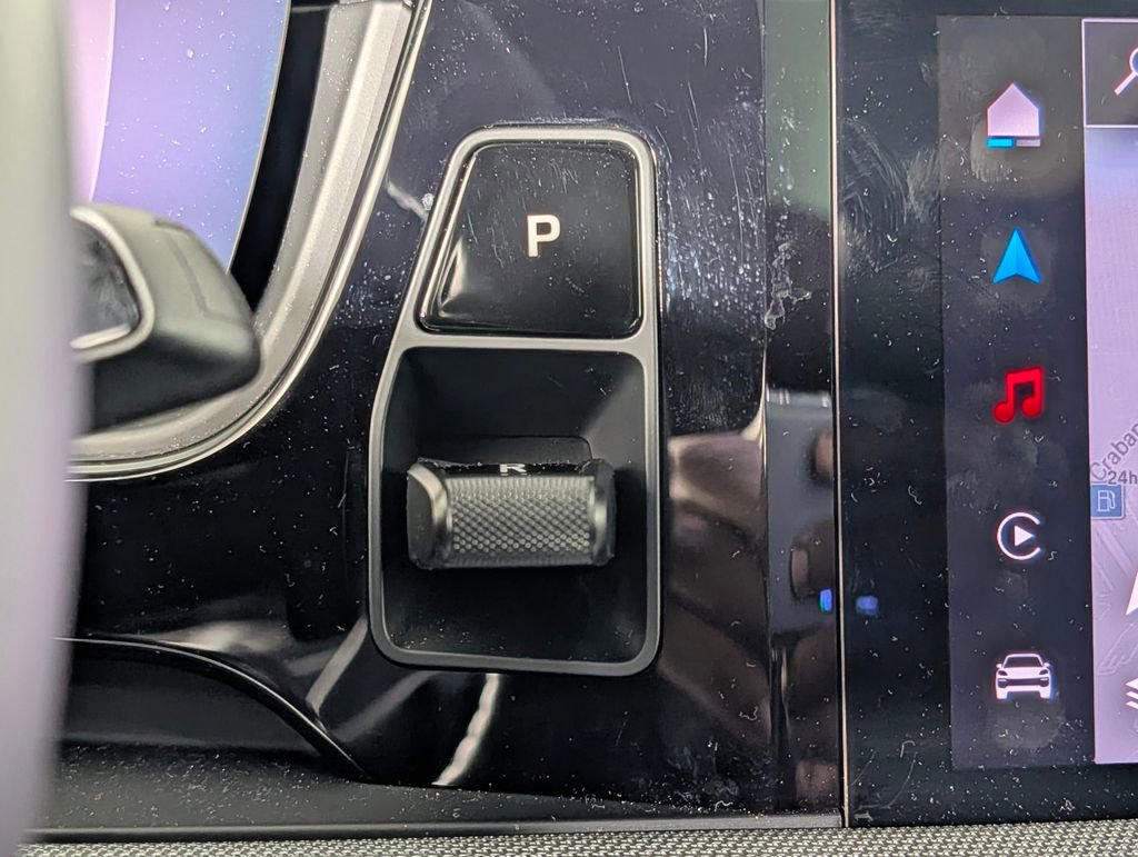 Certified 2025 Porsche Cayenne Coupe image 36