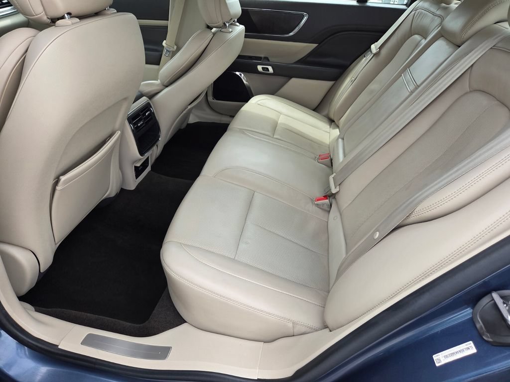 Used 2019 Lincoln Continental Select FWD image 19