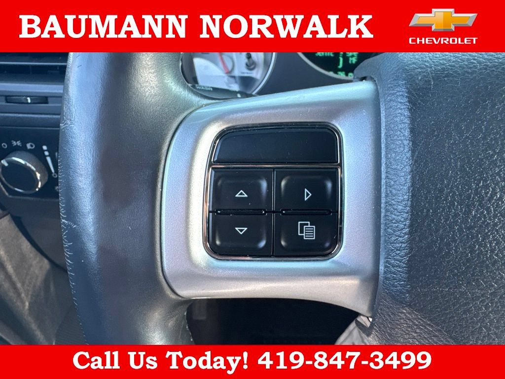 Used 2013 Dodge Challenger SXT RWD image 22