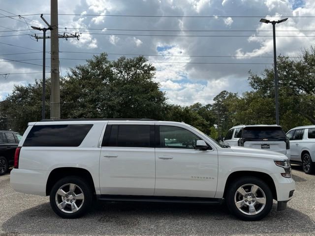 Used 2018 Chevrolet Suburban LT RWD image 11