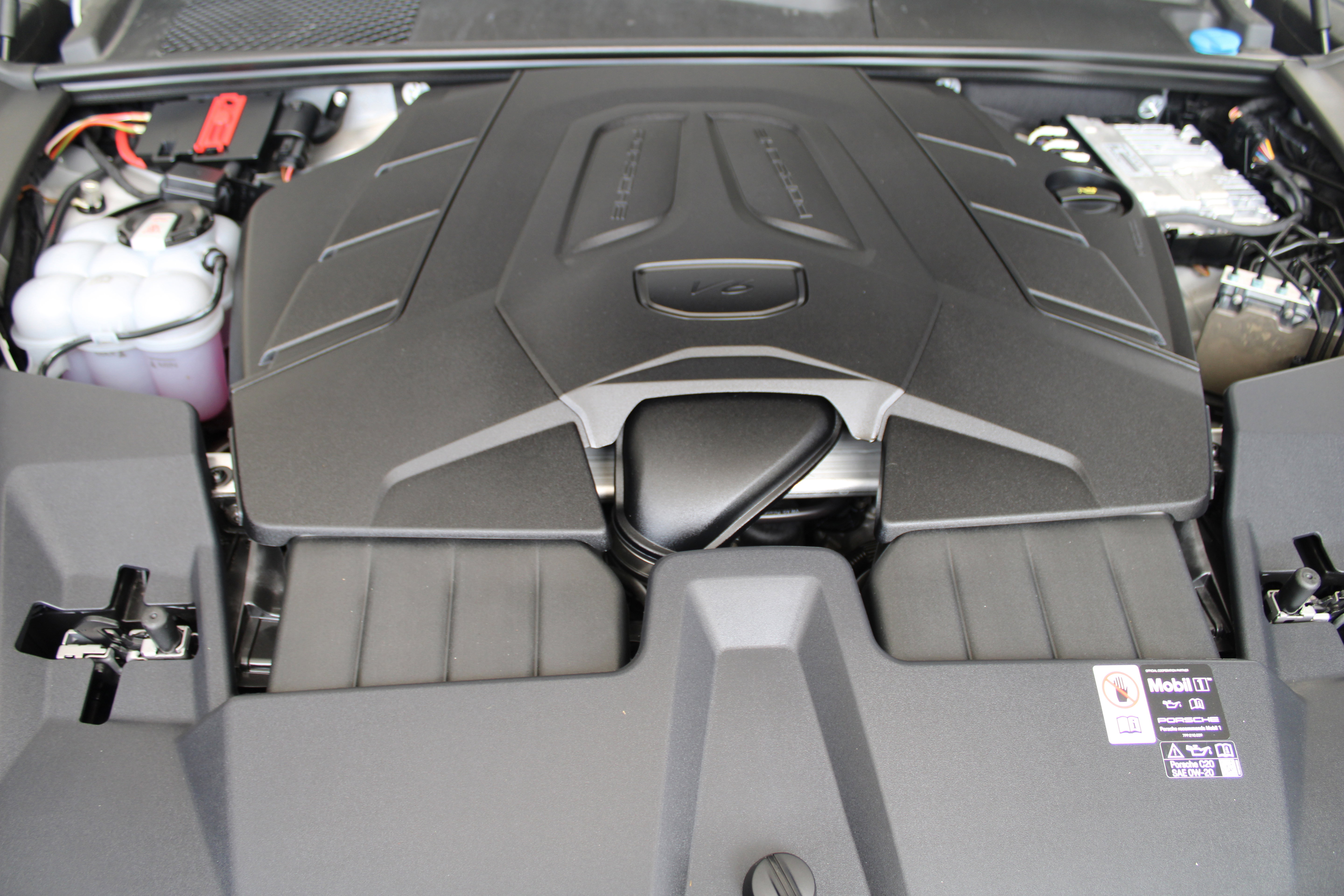 Certified 2025 Porsche Cayenne image 36