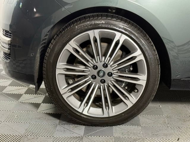 Used 2024 Land Rover Range Rover SE AWD/4WD image 13