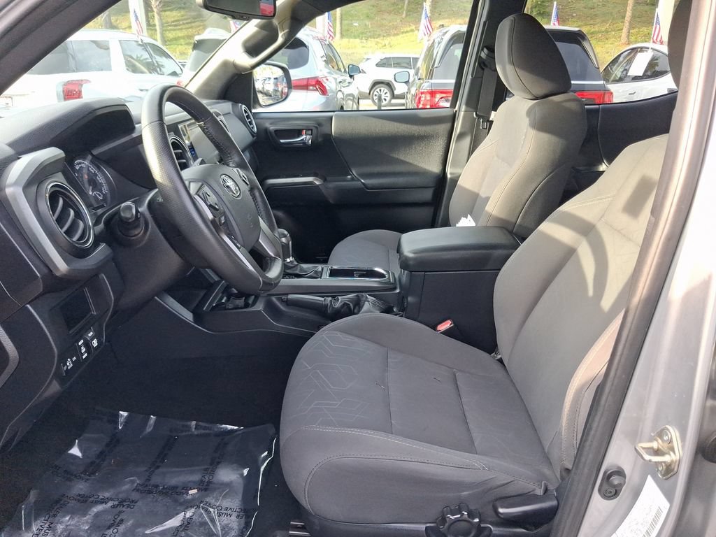 Used 2017 Toyota Tacoma TRD Sport w/ Tow Package RWD image 15