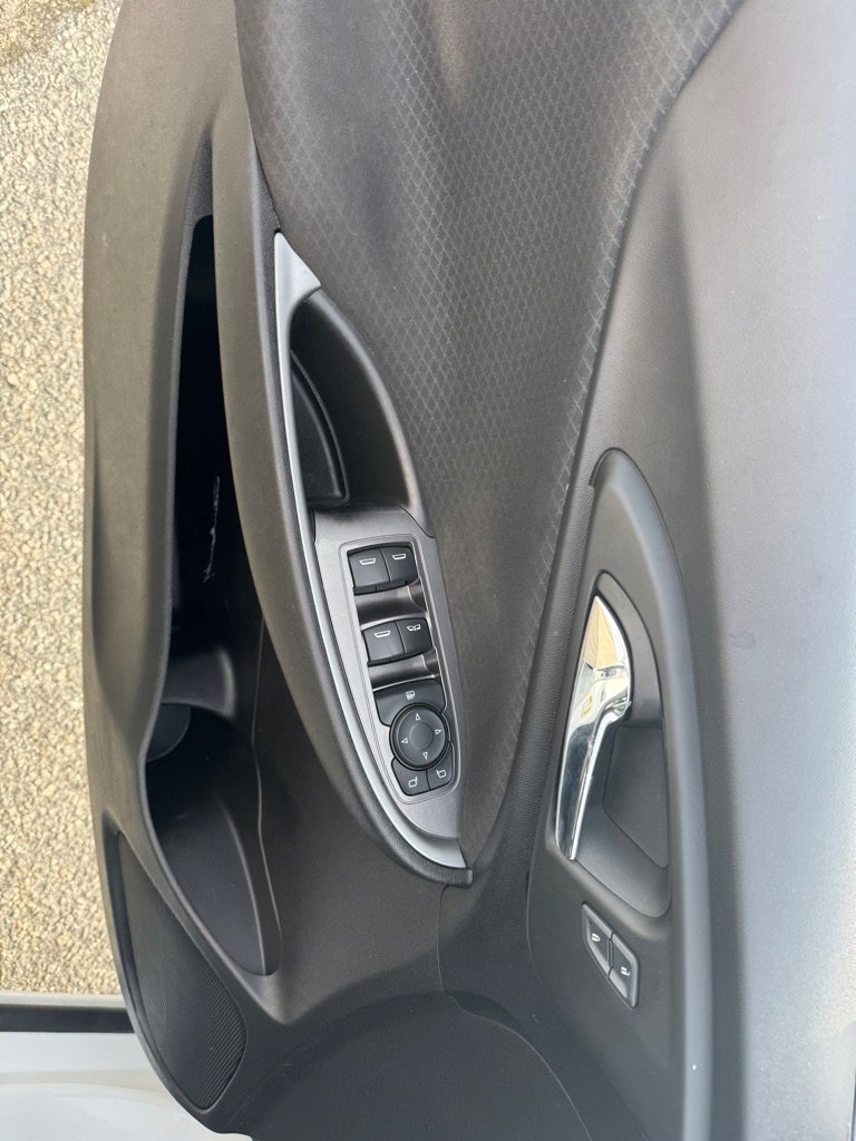 Used 2023 Chevrolet Malibu LT image 9