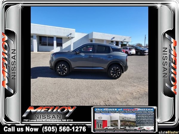 Used 2025 Nissan Kicks SV image 2