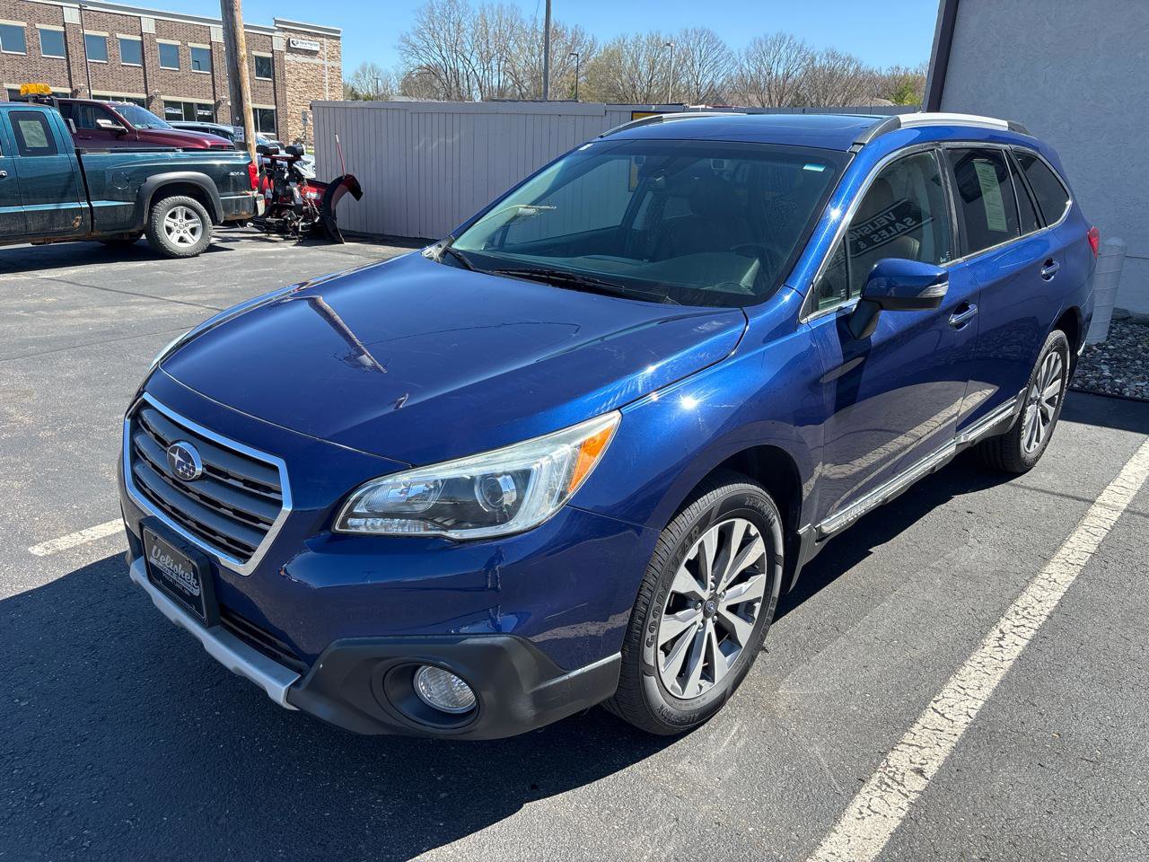 Used 2017 Subaru Outback 2.5i Touring AWD/4WD image 7
