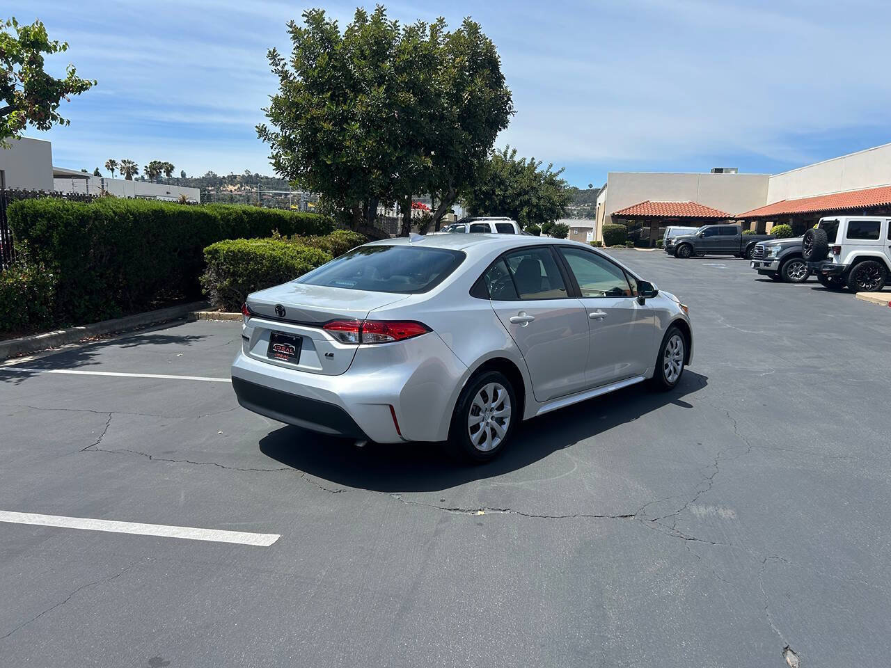 Used 2026 Toyota Corolla LE FWD image 5