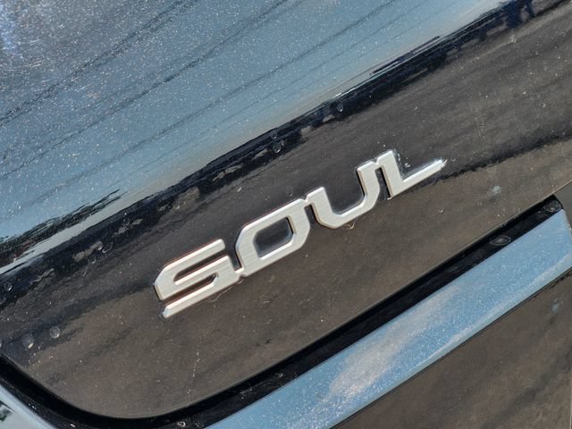 Used 2024 Kia Soul LX w/ Option Group 015 FWD image 12