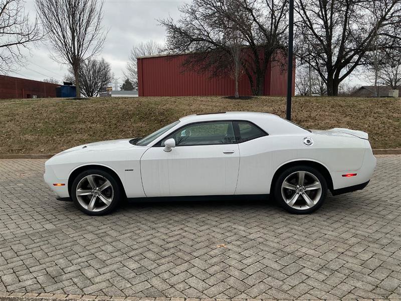 Used 2018 Dodge Challenger R/T RWD image 3