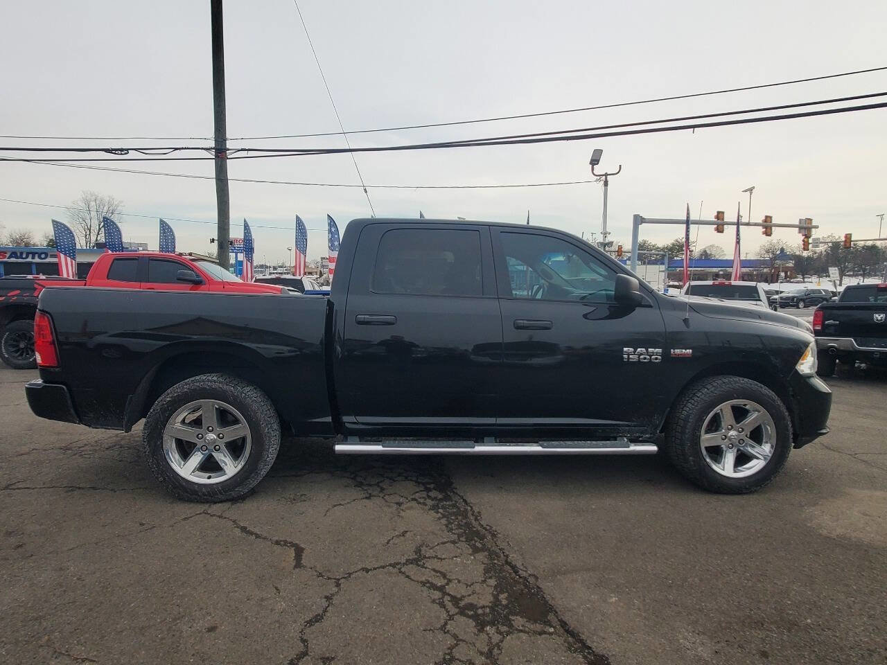 Used 2018 RAM 1500 Express w/ Express Value Package image 6