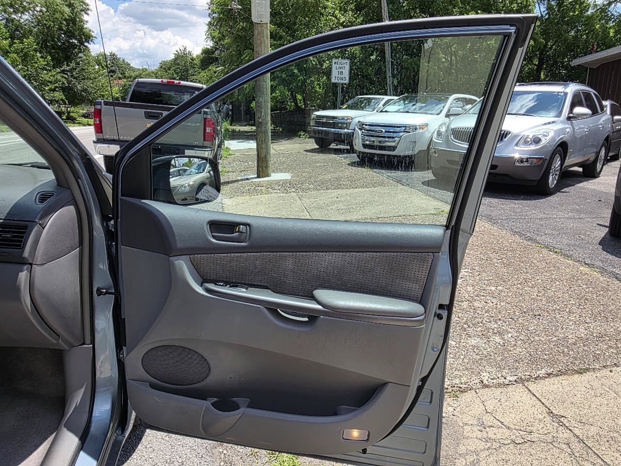 Used 2006 Toyota Sienna LE FWD image 27
