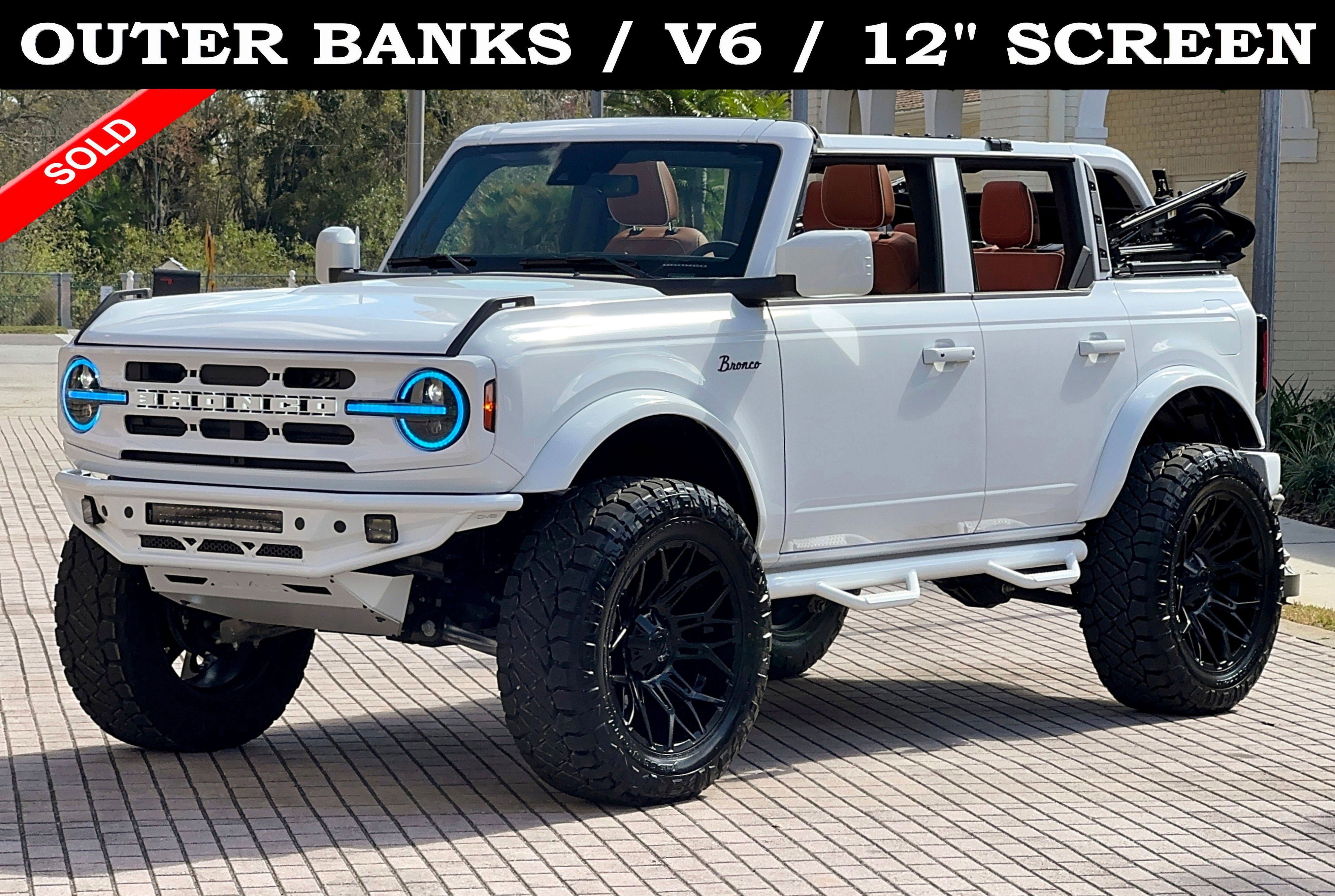 Used 2025 Ford Bronco Outer Banks AWD/4WD image 1