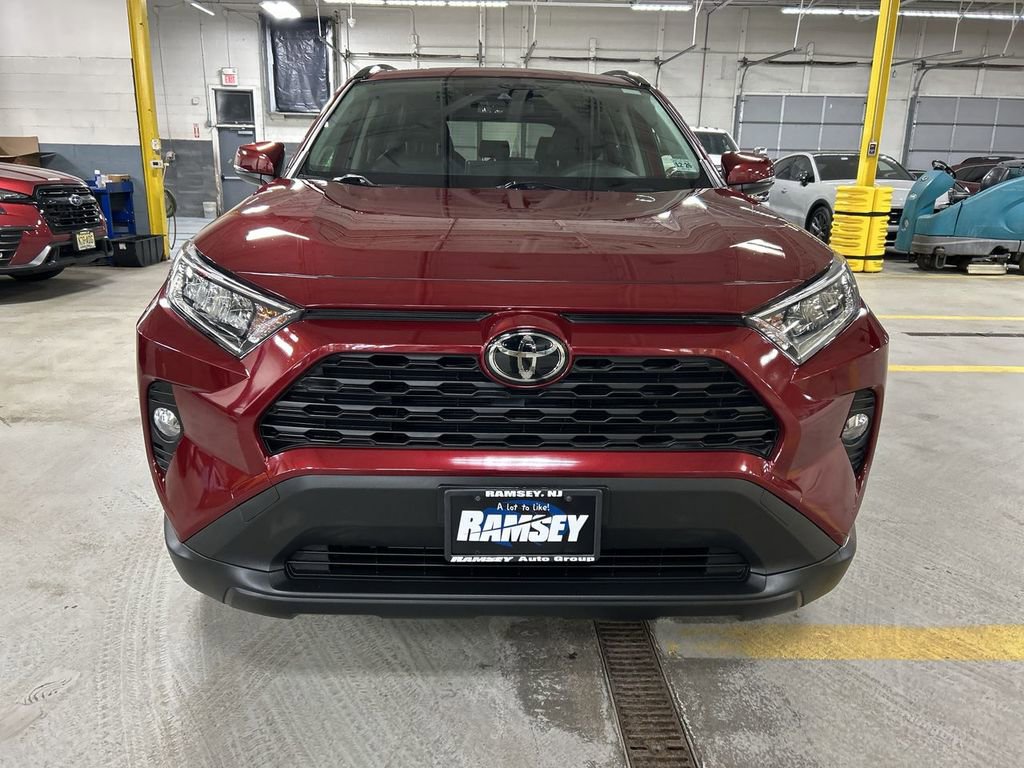 Used 2021 Toyota RAV4 XLE Premium image 3