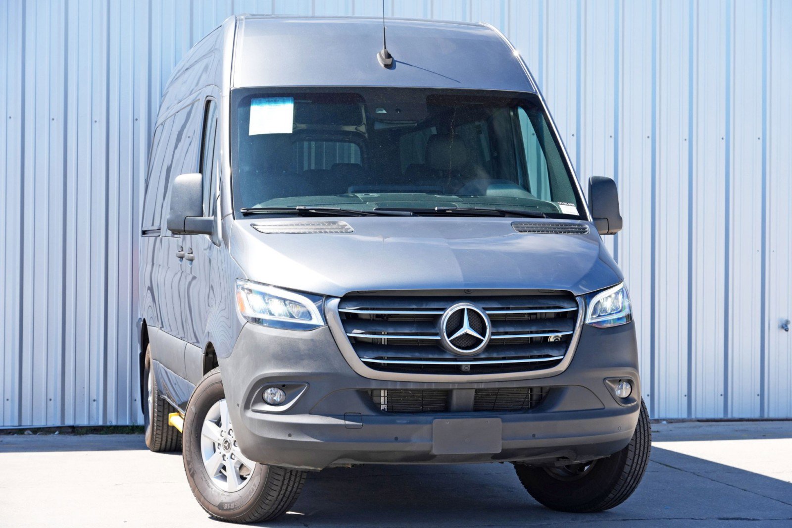Used 2023 Mercedes-Benz Sprinter 2500 image 4