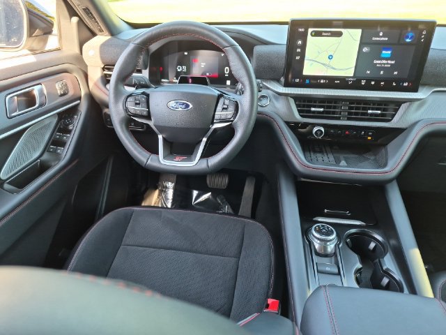 Used 2025 Ford Explorer ST AWD/4WD image 30