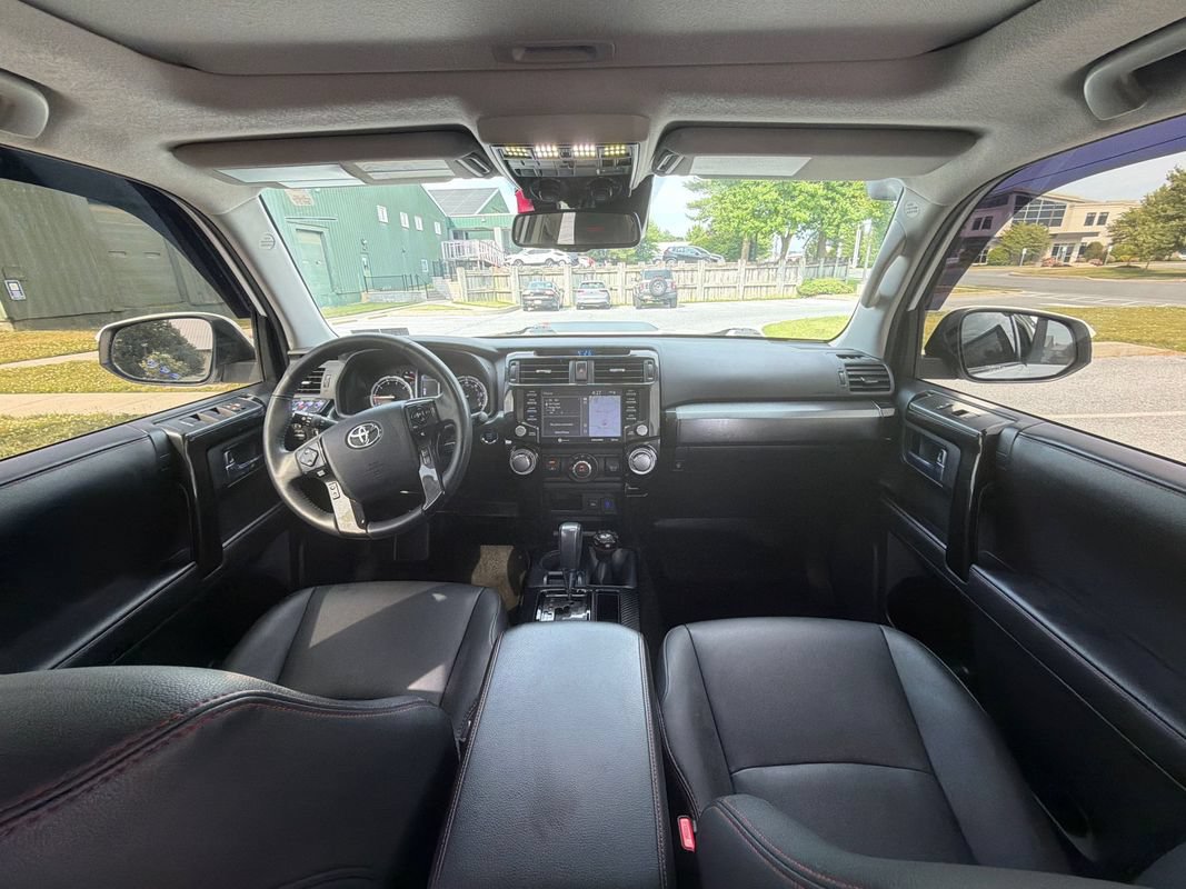 Used 2021 Toyota 4Runner Venture w/ Moonroof Package AWD/4WD image 18