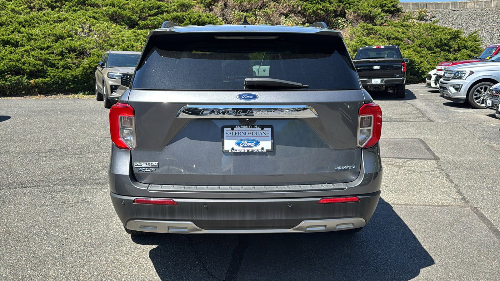 Certified 2022 Ford Explorer XLT w/ Equipment Group 202A AWD/4WD image 6
