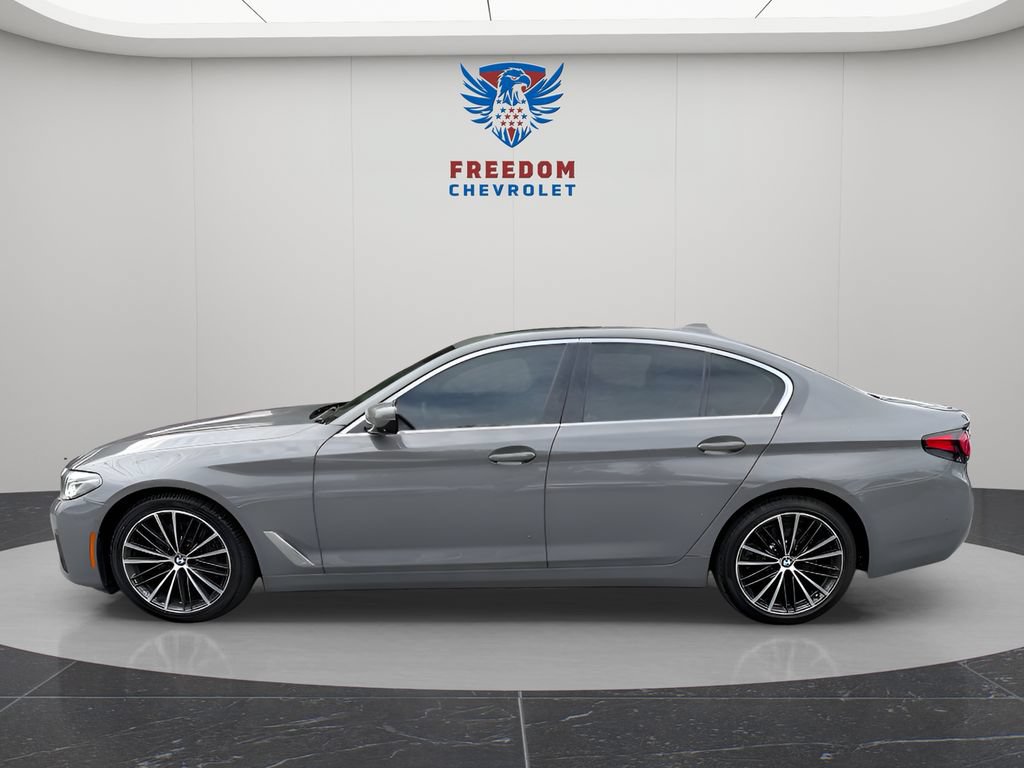 Used 2021 BMW 530i xDrive w/ Convenience Package AWD/4WD image 3