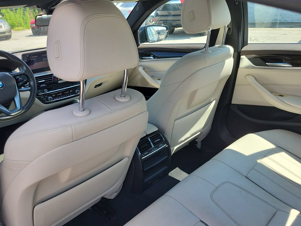 Used 2018 BMW 530i w/ Premium Package RWD image 16