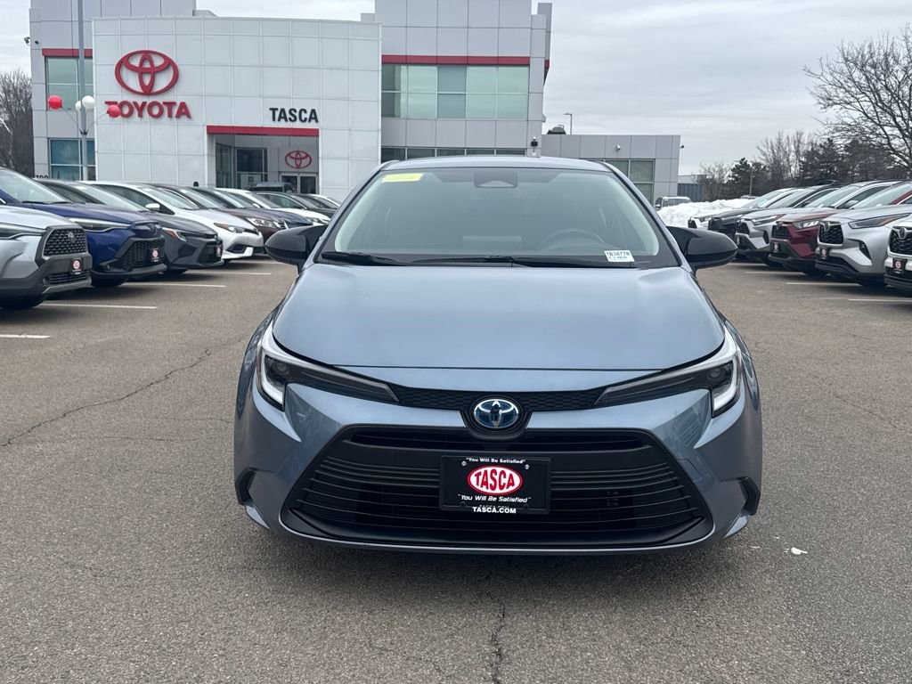 Used 2025 Toyota Corolla LE image 2