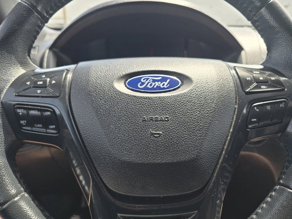 Used 2018 Ford Explorer XLT AWD/4WD image 26