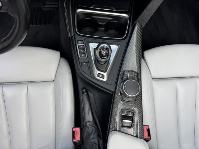 Used 2018 BMW M4 Convertible RWD image 16