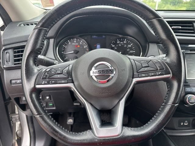 Used 2020 Nissan Rogue SV FWD image 16